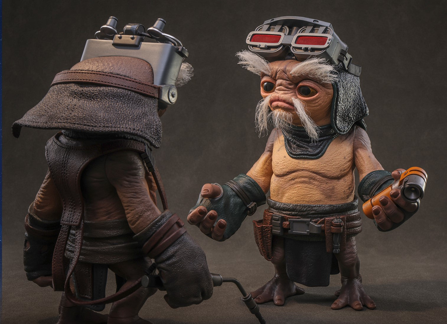 Pre-Order Hot Toys LMS017 Star Wars: The Mandalorian & Grogu - Anzellan Droidsmith Life-Size Collectible Figure