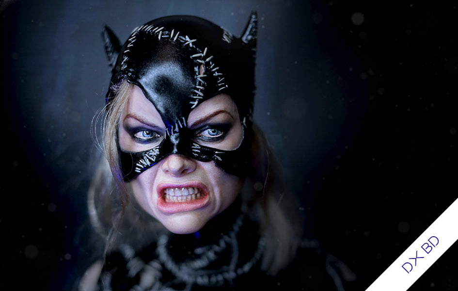 Batman Returns - Catwoman (DX Battle Damaged) 1/6 Scale Figure