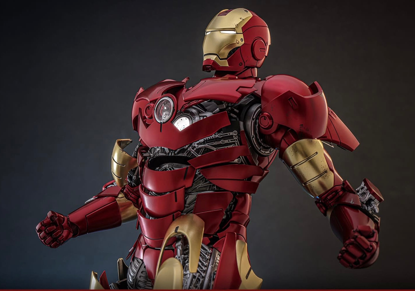Hot Toys MMS825D72B Iron Man - 1/6th scale Iron Man Mark III (Armor Suit Up Version) Collectible Figure (Special Edition)